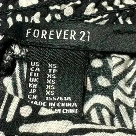 Forever 21 - Black/White Tiki shorts- womens XS - Picture 3 of 3